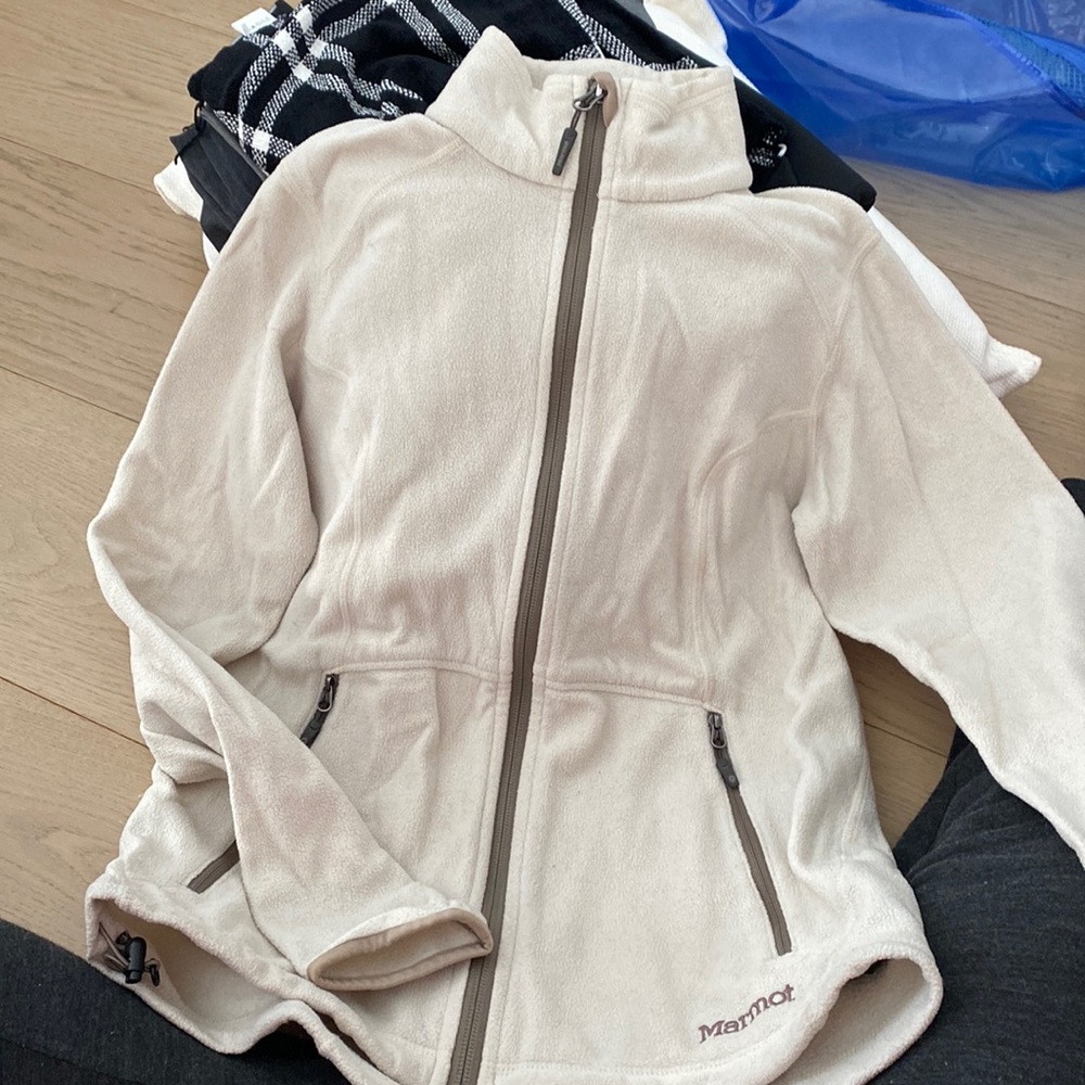 Off white Marmot fleece